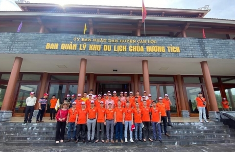 Đến với Chùa Hương Tích